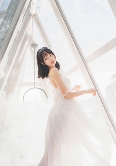 脱了内裤一边亲一边摸_1080完整在线观看